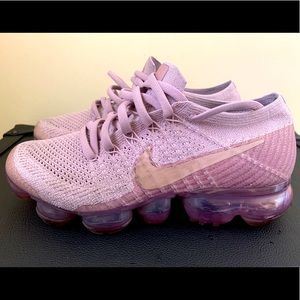 USED Nike WMNS Air Vapormax Flyknit Size 6.5